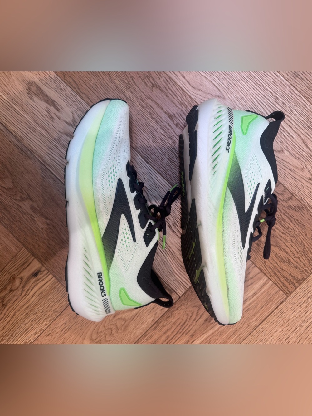 Brooks glycerin 23 - worn once - Picture 9 of 15